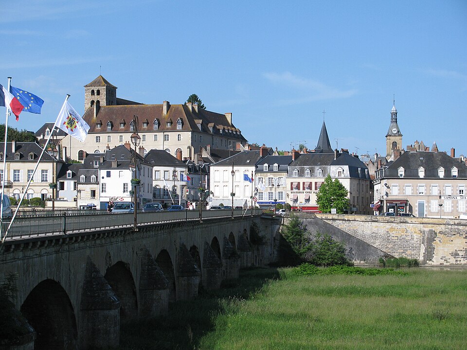 FR — 58 — Decize33