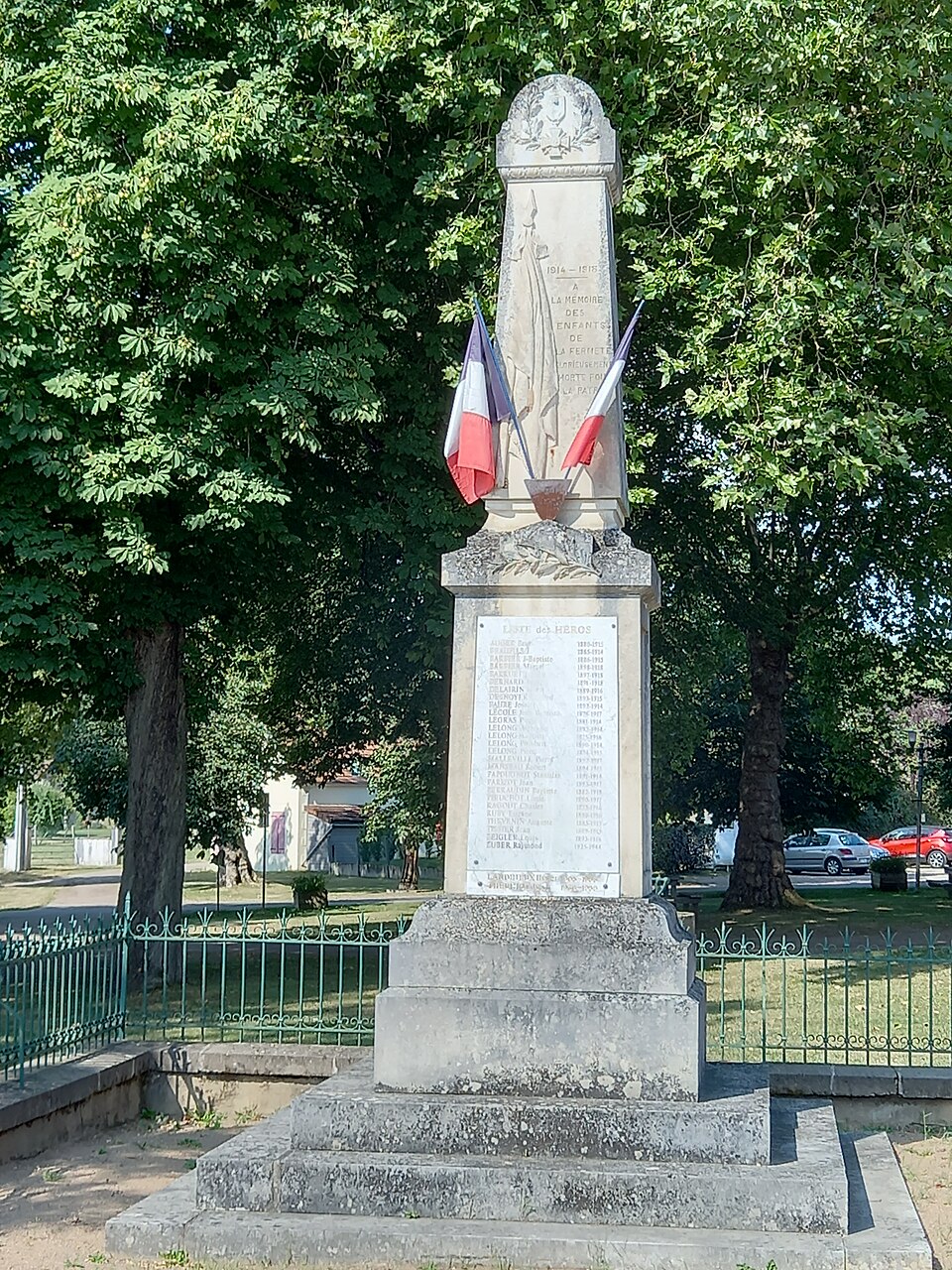 La Fermeté monument morts