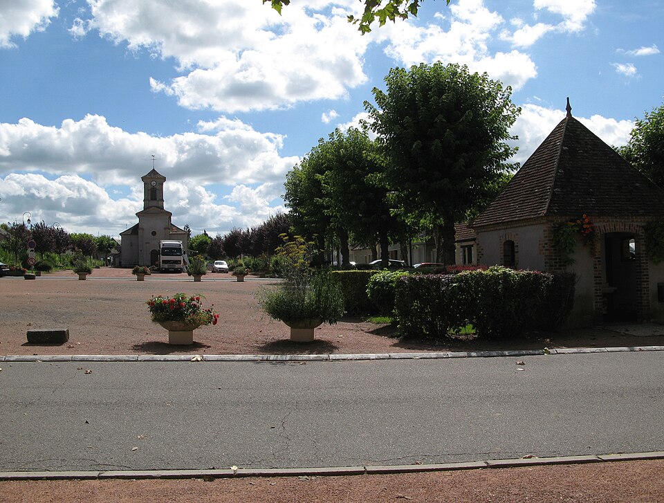Fours (place centrale) 1