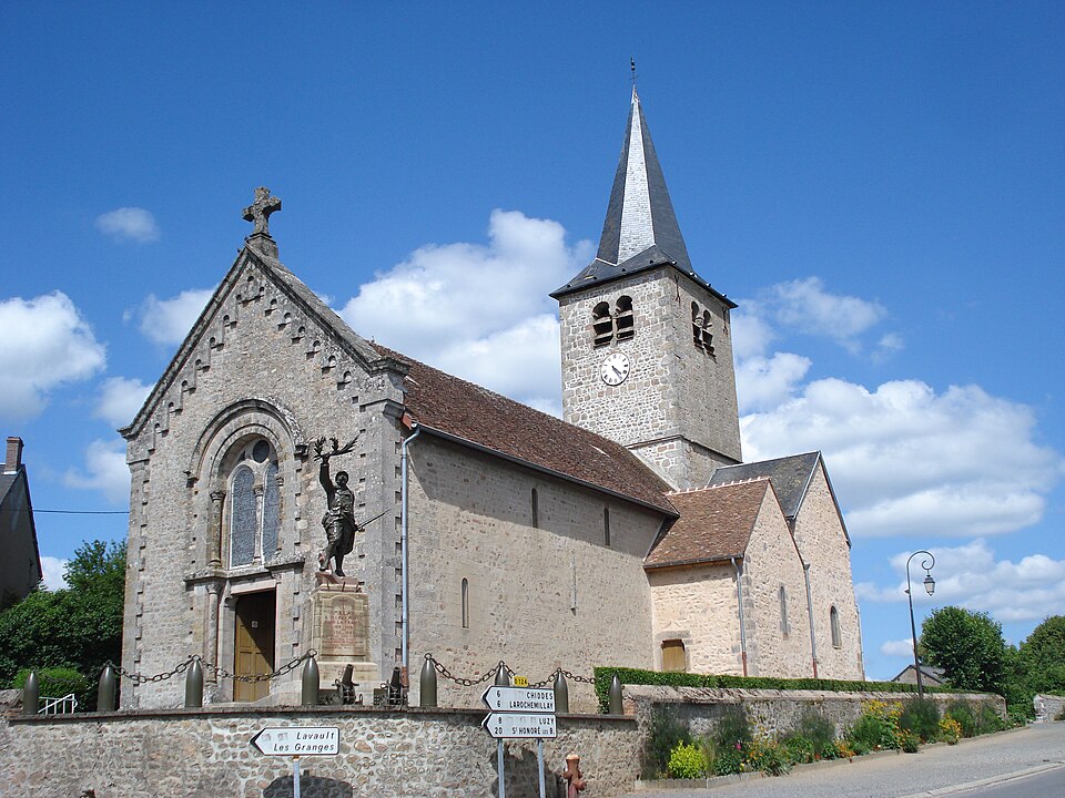 Millay (Nièvre, Fr), église et monument aux morts