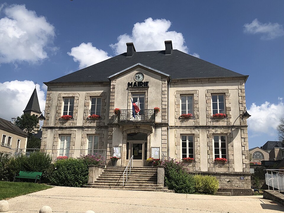 Mairie de Montsauche — les — Settons