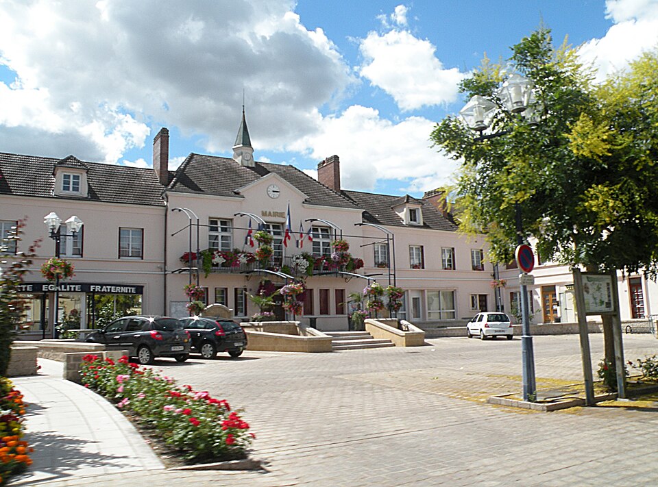 Neuvy — sur — Loire — mairie