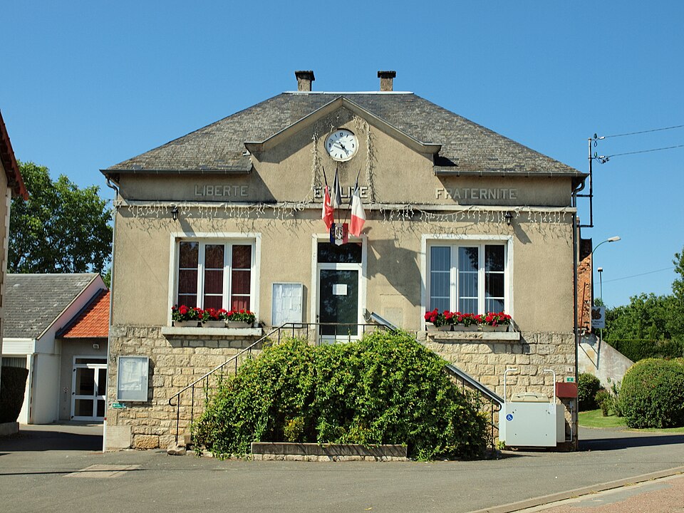 Pougny — FR — 58 — mairie — 02