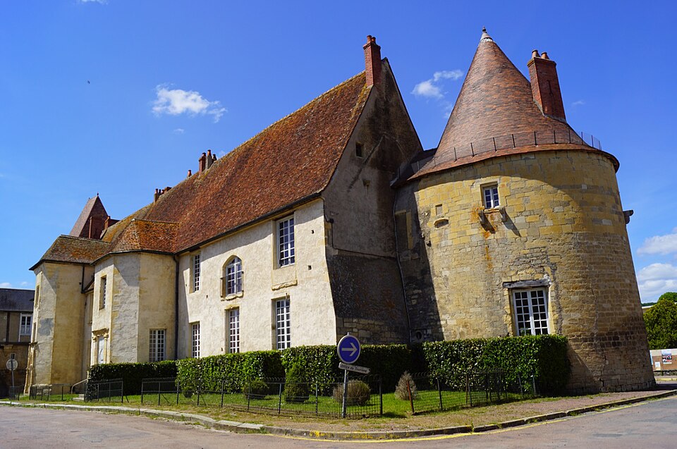 Premery, Chateau des Eveques de Nevers XIV — XV — XVIeme4