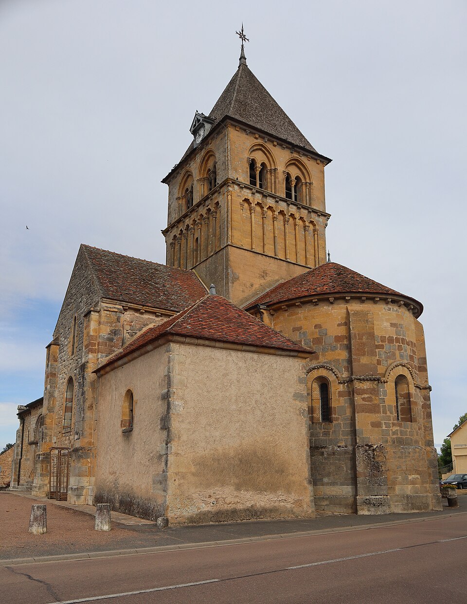 Rouy (58) Église Saint — Germain — Extérieur — 03