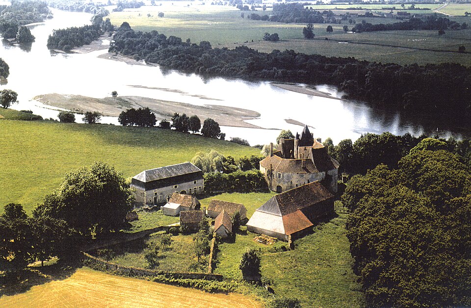 Chateau — de — meauce
