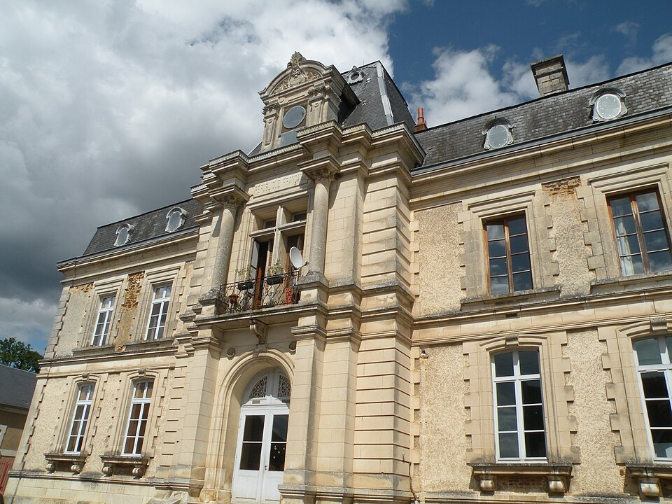 Saint — Amand — en — Puisaye — école