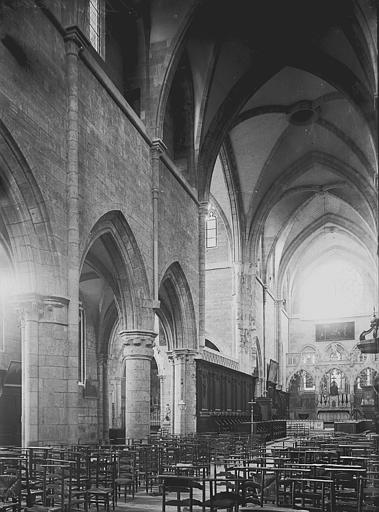 Eglise — Nef vue de l'entrée — Saint — Seine — Médiathèque de l'architecture et du patrimoine — APMH00033213