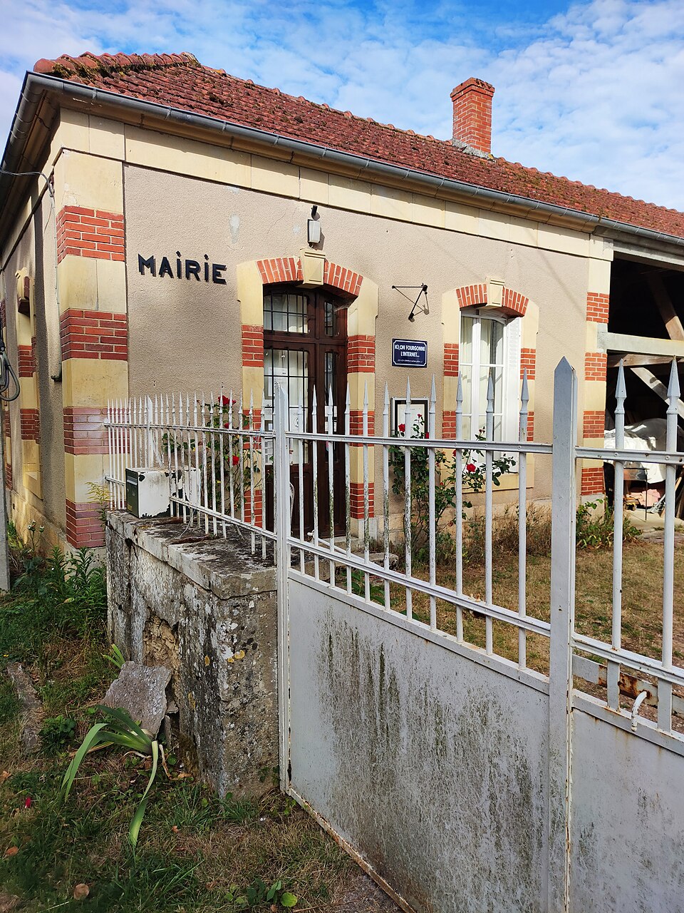 Taconnay mairie