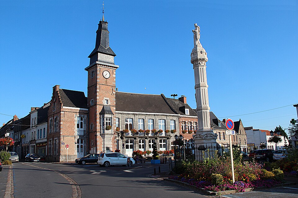 0 Bavay — Place Charles de Gaules 1