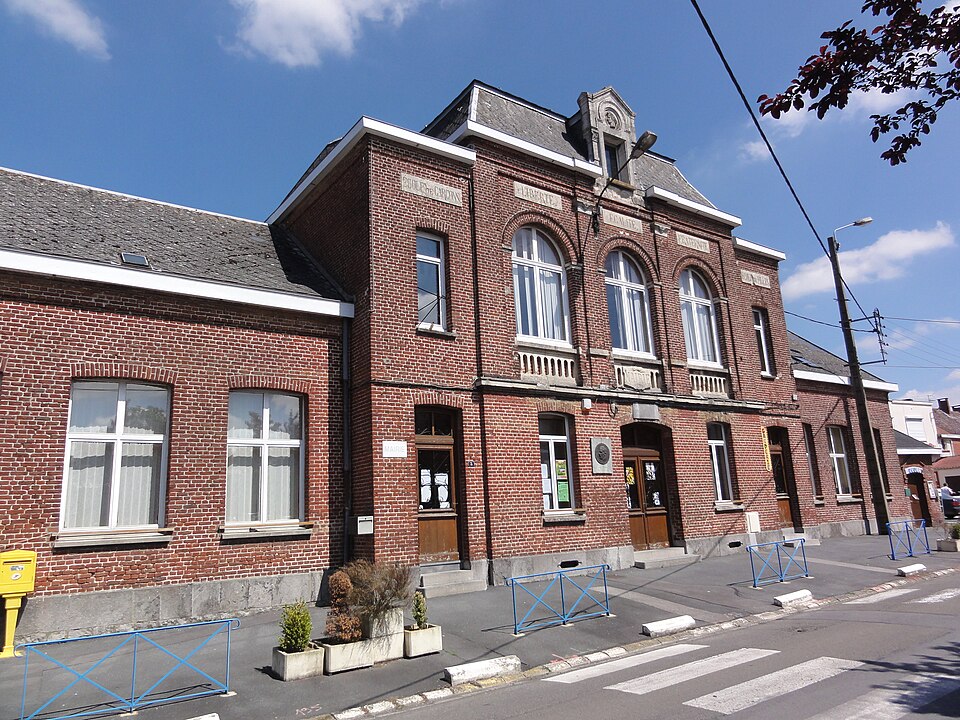 Gognies — Chaussée (Nord, Fr) mairie et écoles