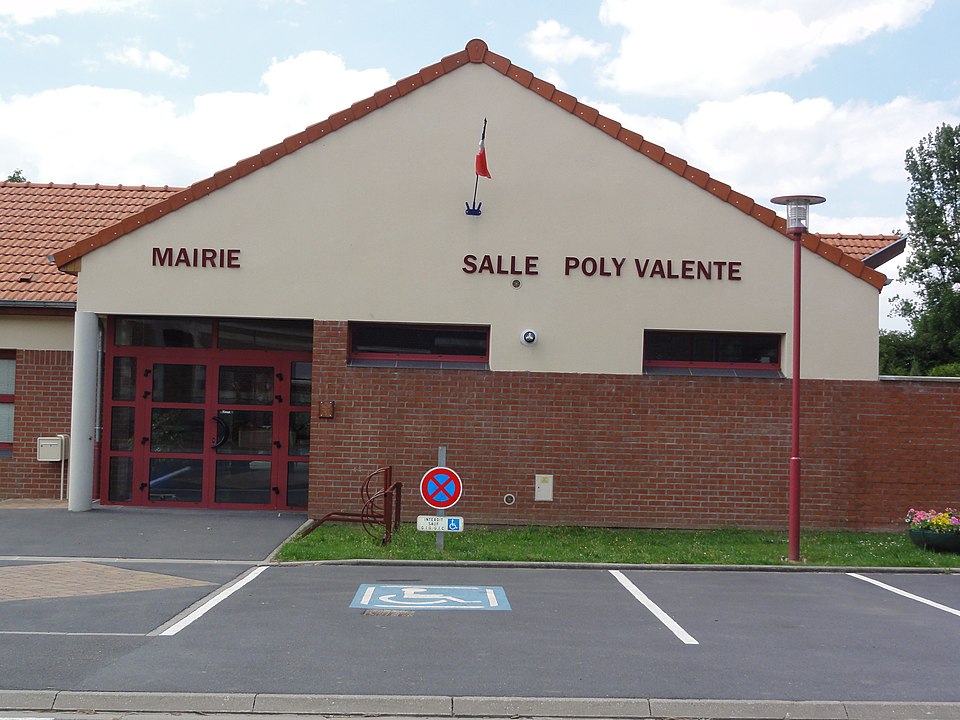 Montrécourt (Nord, Fr) mairie, salle polyvalente