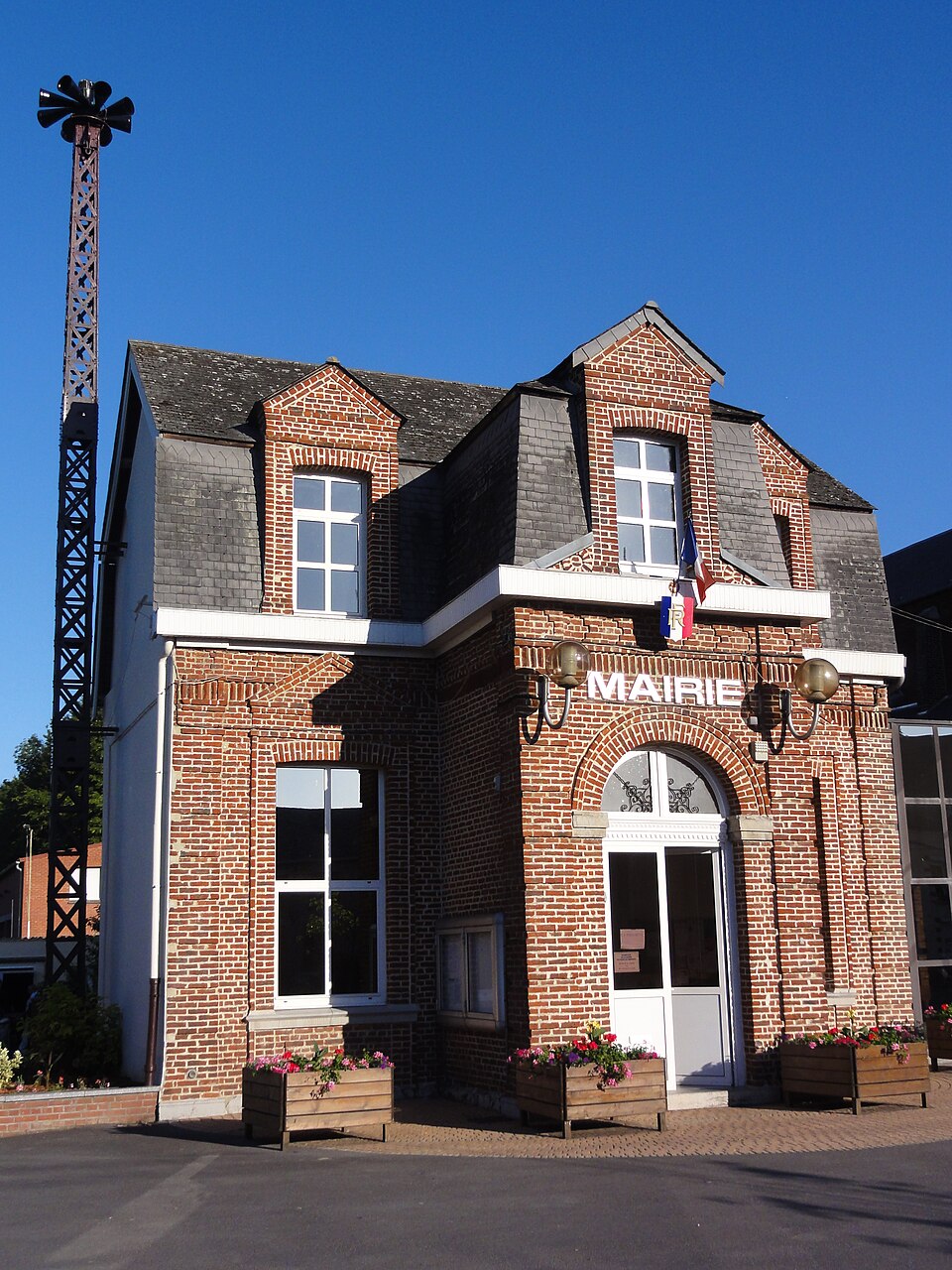 Neuf — Mesnil (Nord, Fr) mairie