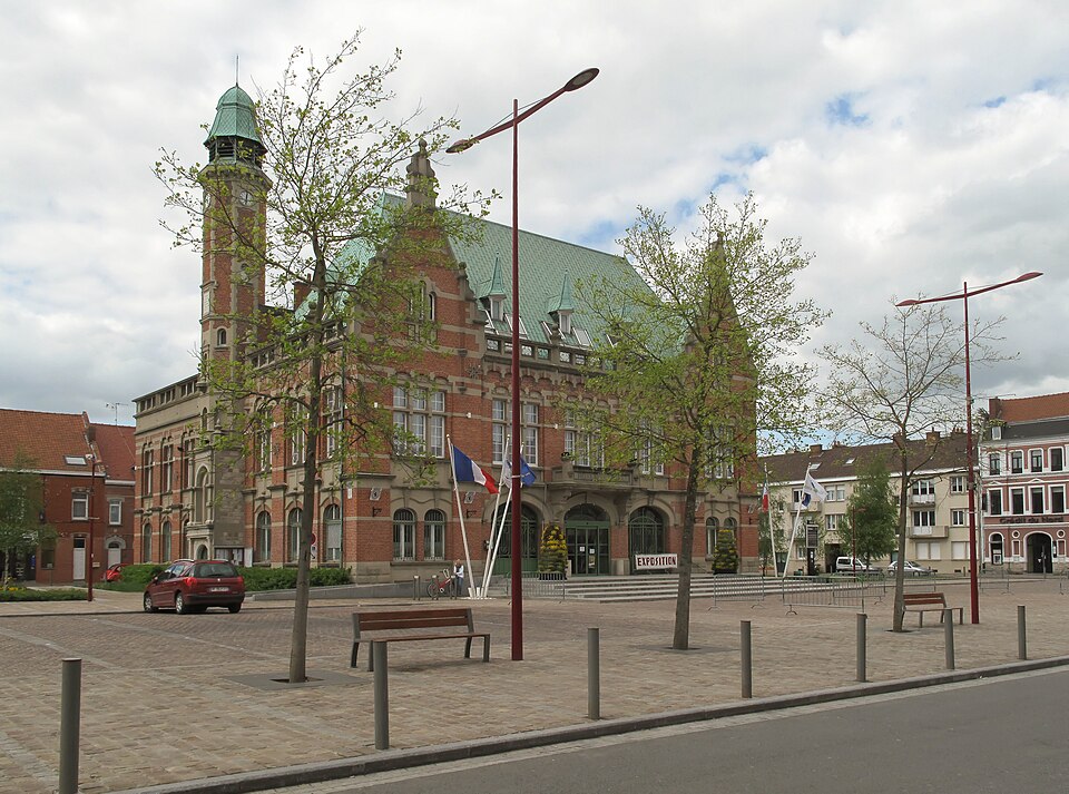 Orchies, stadhuis foto2 2013 — 05 — 09 16.20