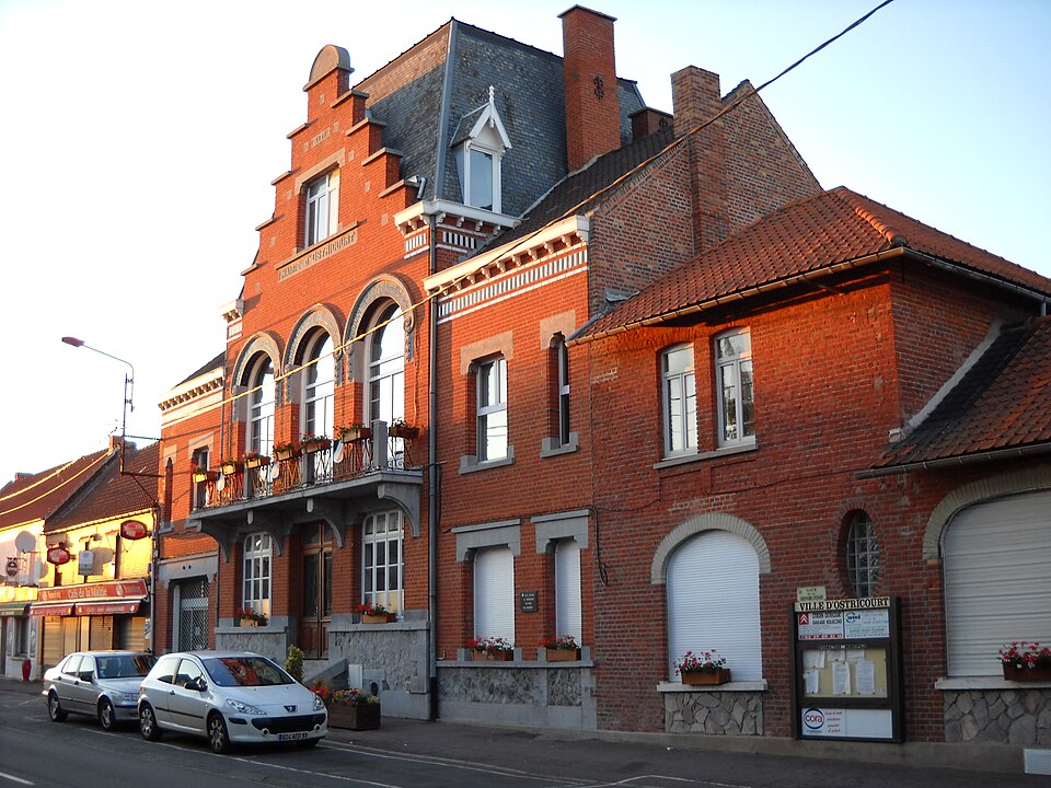 Ostricourt — Town hall — 2