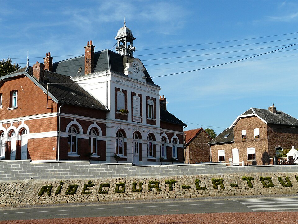 Ribécourt — la — Tour mairie