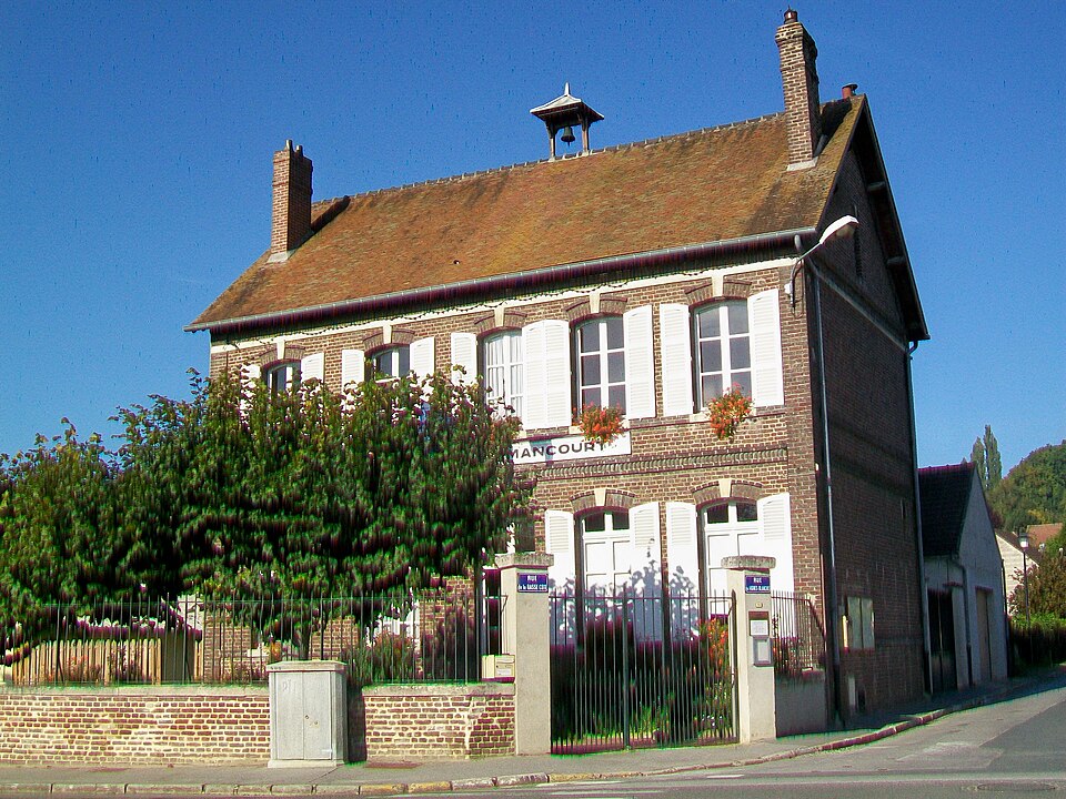 Armancourt (60), mairie, rue de la Basse — Côte