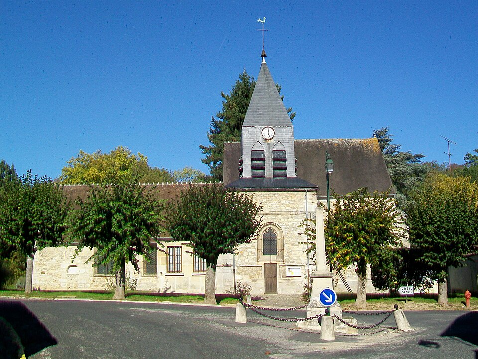 Aumont — en — Halatte (60), église Saint — Gervais — et — Protais