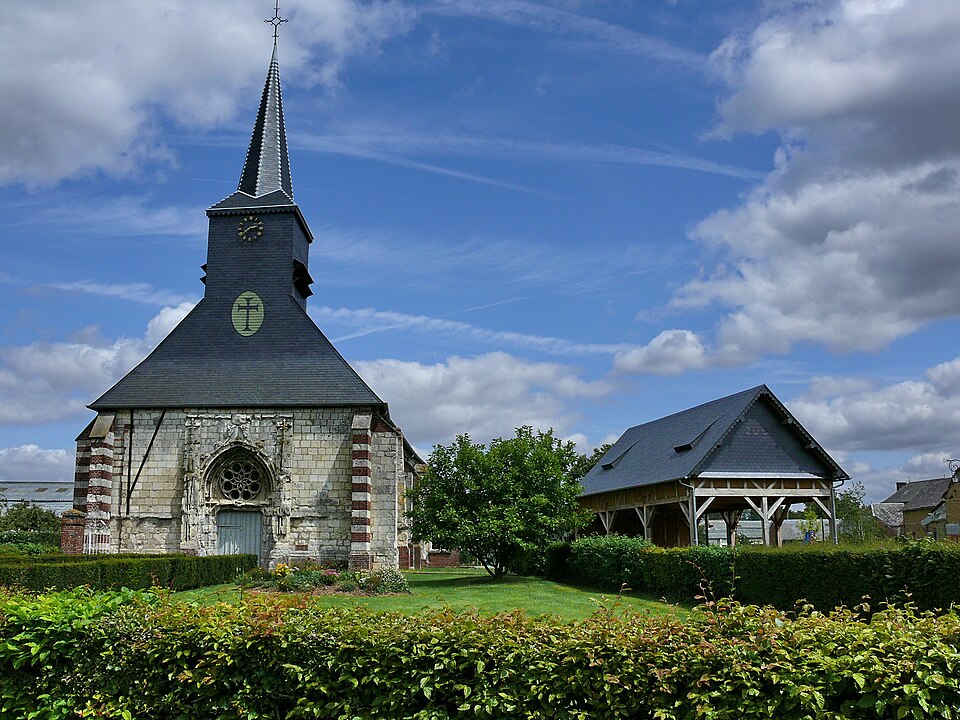Beaudéduit Eglise Saint — Jean — Baptiste & abris moderne a pressoir
