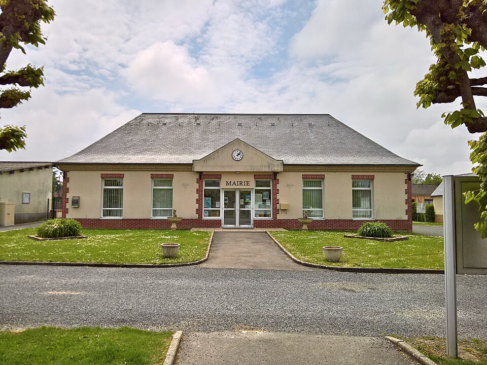 Blargies — La mairie — WP 20190518 14 03 50 Rich