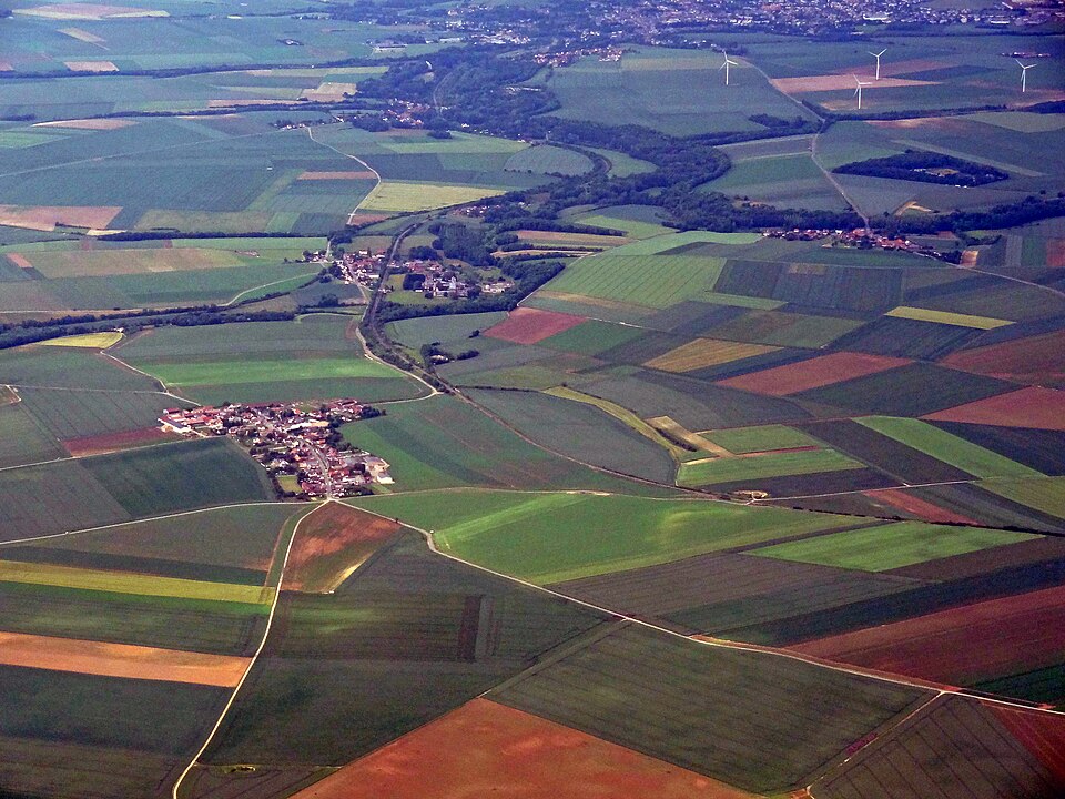 Vue aérienne de Godenvillers et Domfront 01
