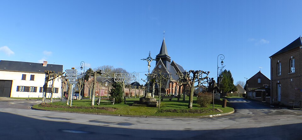 Haute — Épine — Panoramique de la place