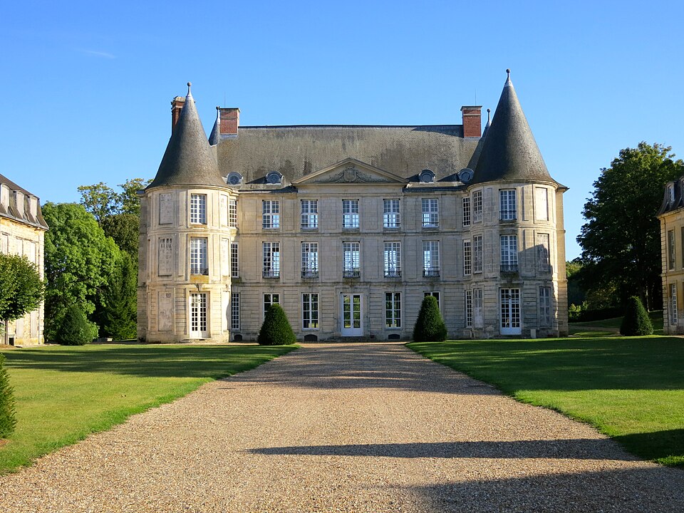 Chateau — Henonville — France