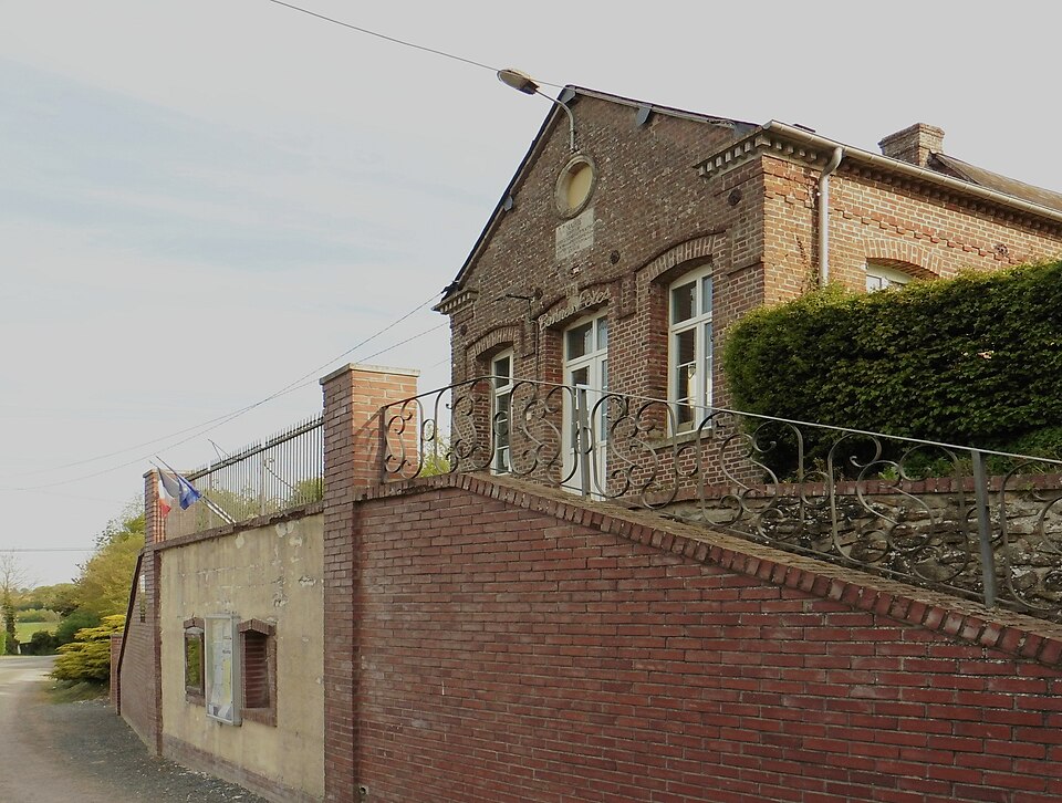 Héricourt sur Therain . — la mairie