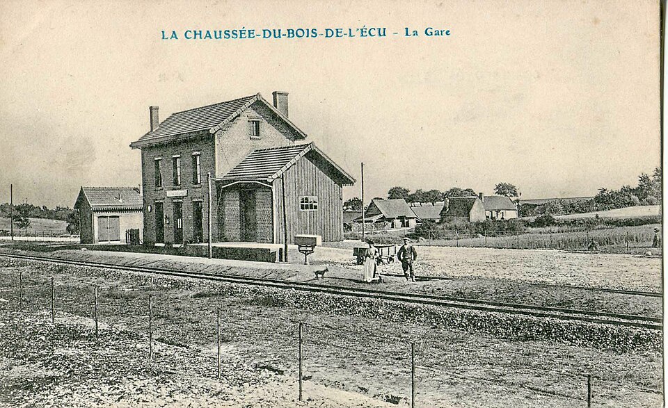 INCONNU — La CHAUSSEE DU BOIS D'ECU — La Gare