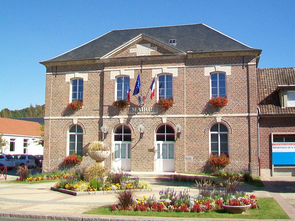Longueil — Sainte — Marie (60), mairie, rue du Grand Ferré