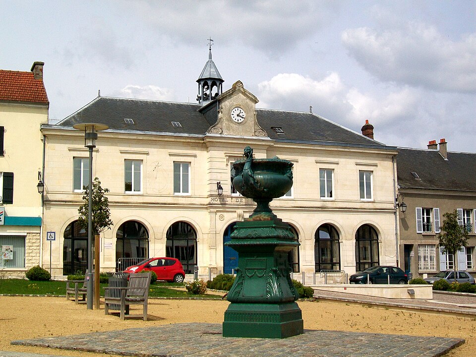 Nanteuil — le — Haudouin (60), hôtel de ville