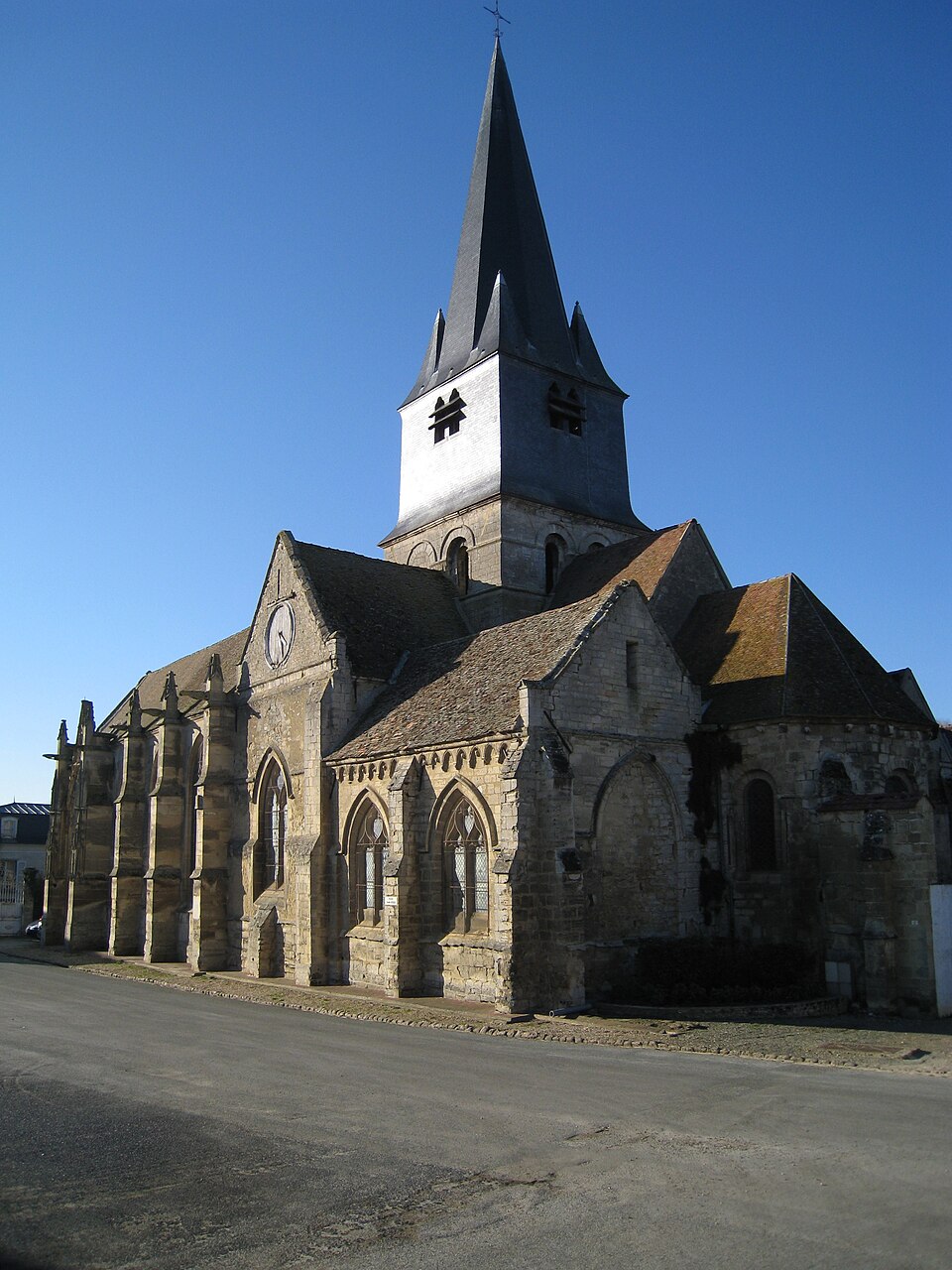Parnes — eglise