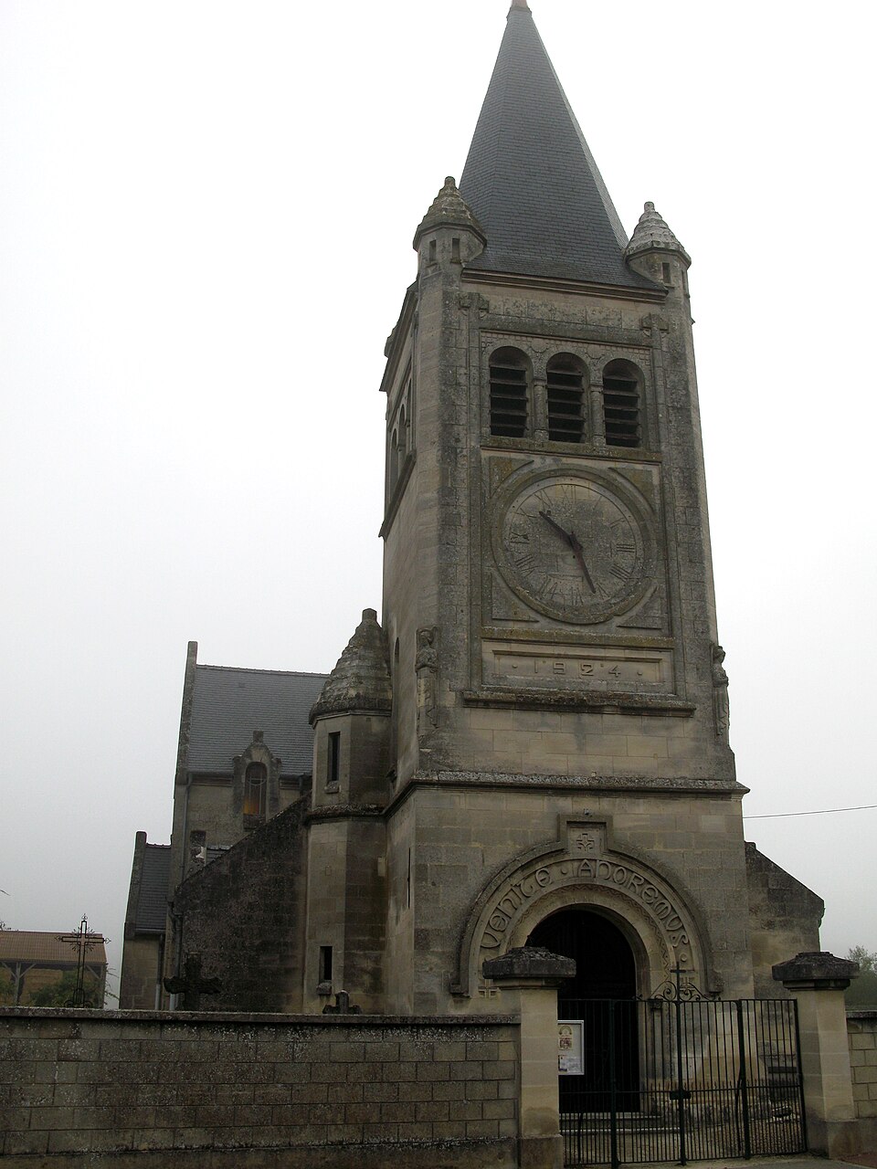 Pontoise — lès — Noyon église 1
