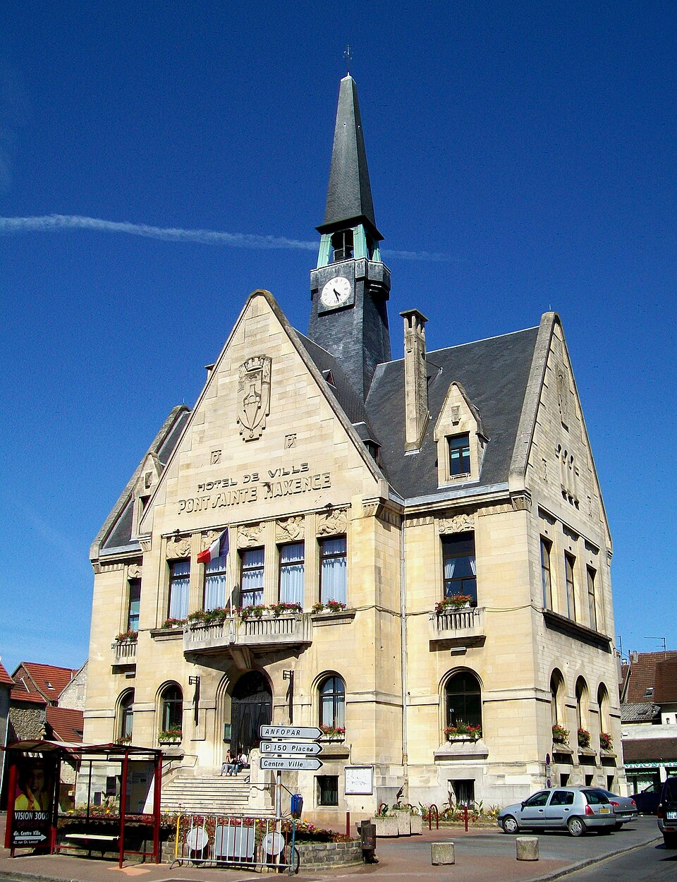 Pont — Sainte — Maxence (60), Hôtel de Ville de 1930
