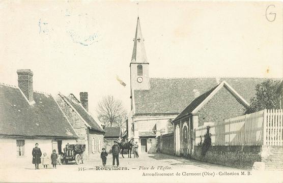 Rodovillaroises et Rodovillarois Riverains sortants de l'église