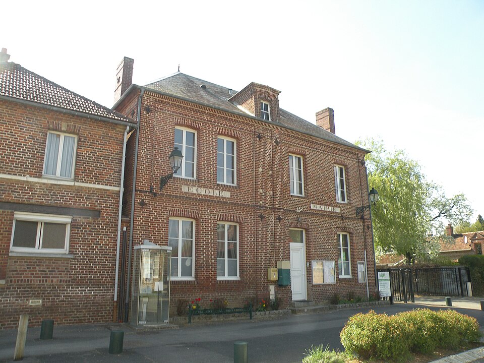 Saint — Léger — en — Bray mairie 05