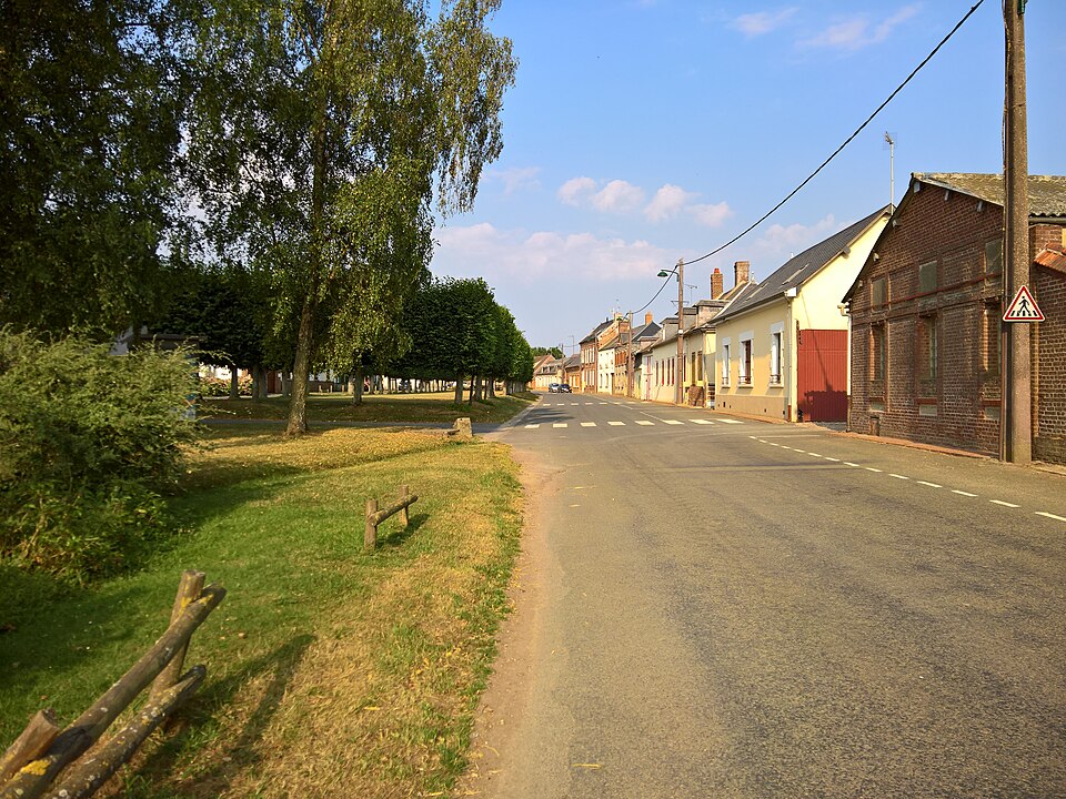 Sarnois — Rue principale WP 20180725 09 12 19 Rich