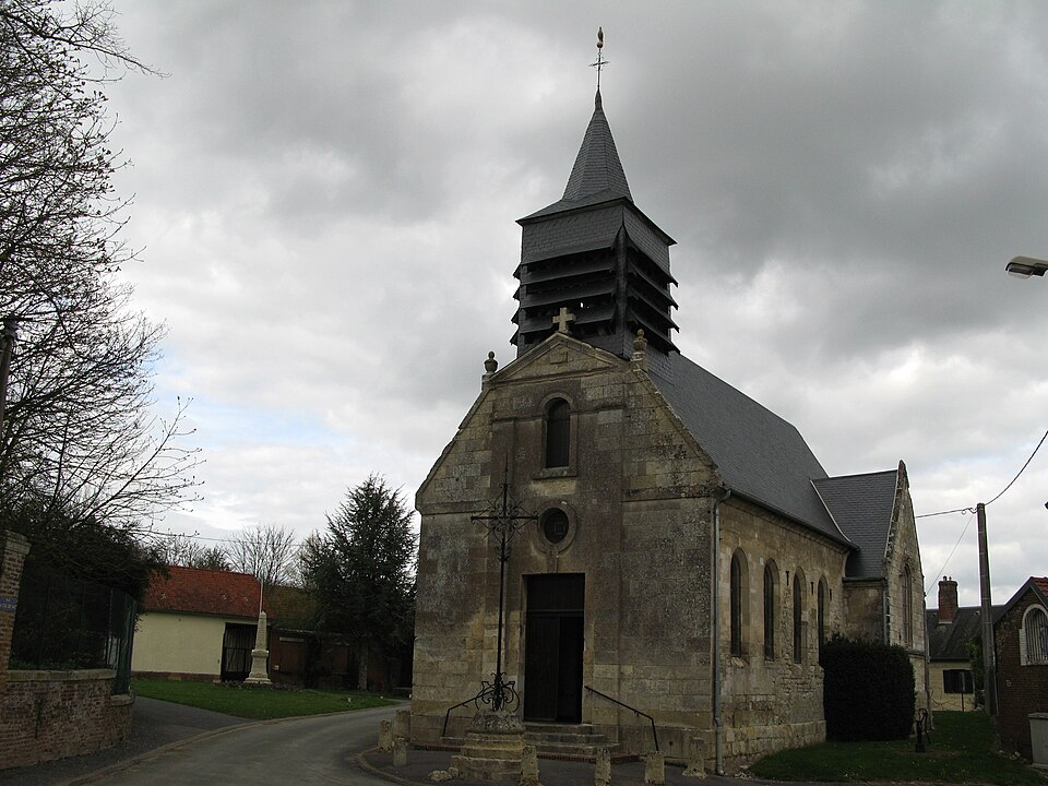 Tartigny église et monument — aux — morts 1