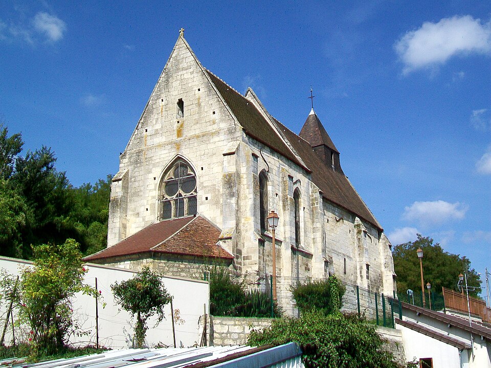 Thiverny (60), église Saint — Leufroy depuis l'est