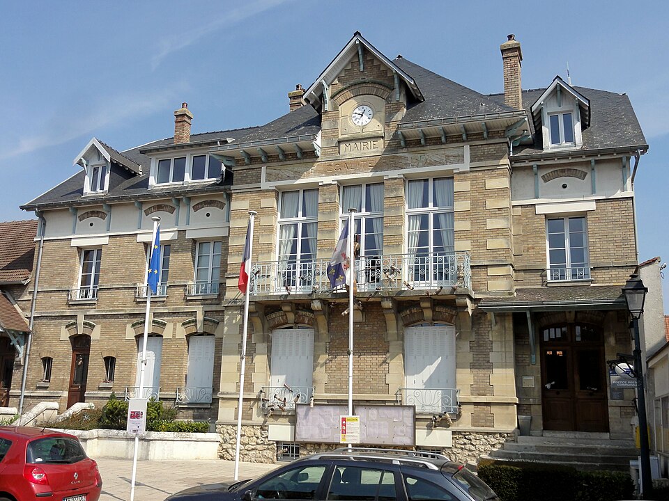 Venette (60), mairie, rue de la République 2