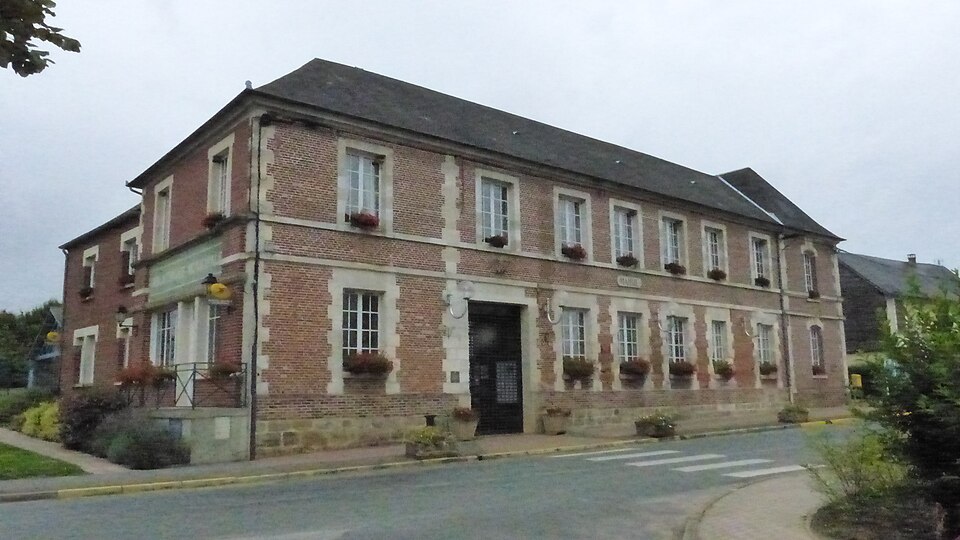 P1030852 Mairie de Wavignies