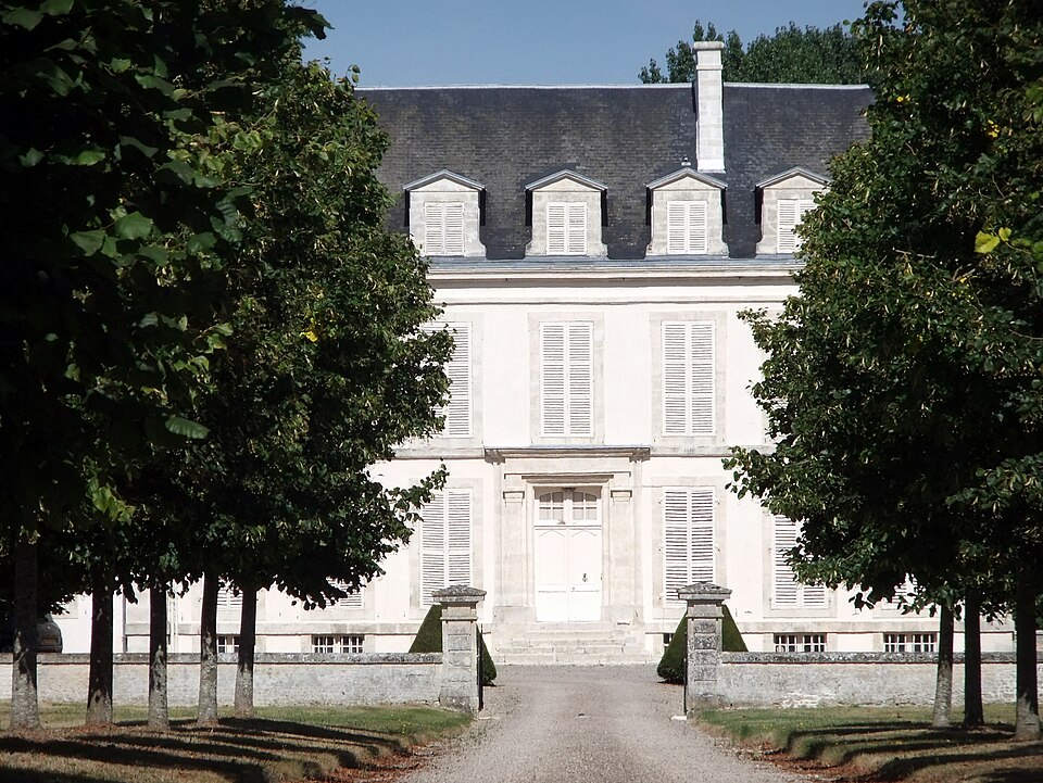Château de Fontaine — les — Bassets