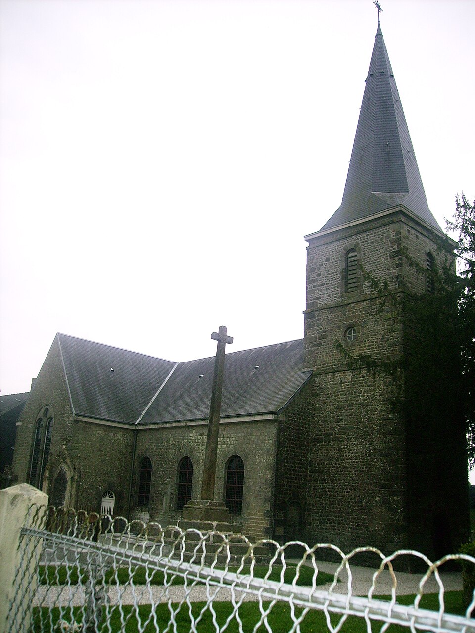 L'église de Lonlay le tesson