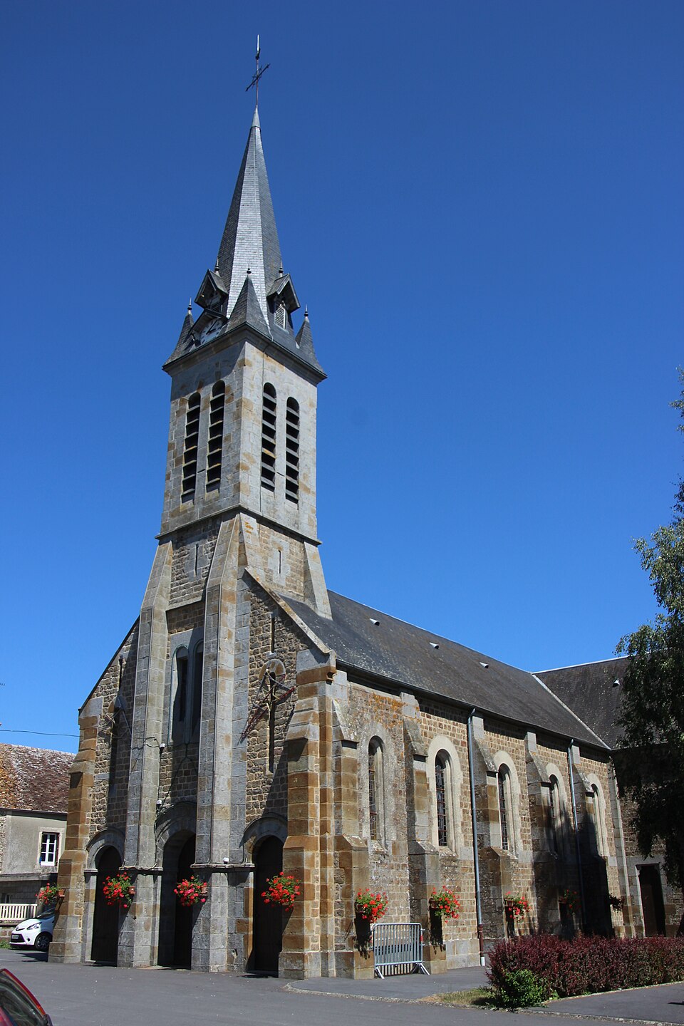 Église Lougé — sur — Maire (2)