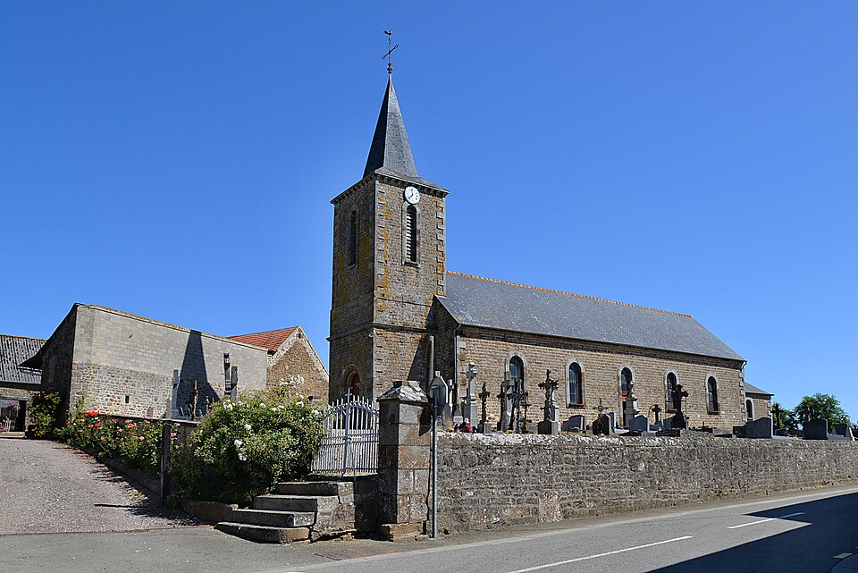 Église Saint — Maurice de Montreuil — au — Houlme (1)