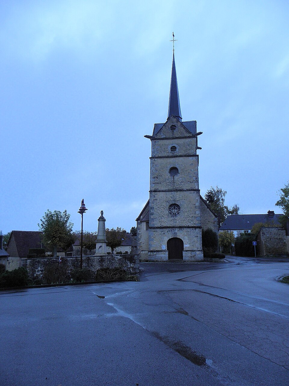 Saint — Aubin — d'Appenai (61) Église 01
