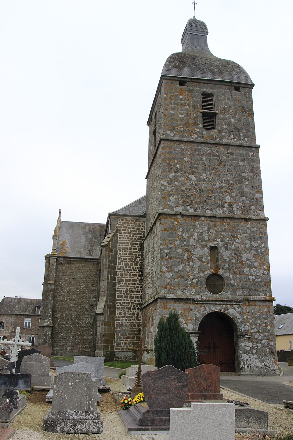 Église St Hilaire de Briouze 3