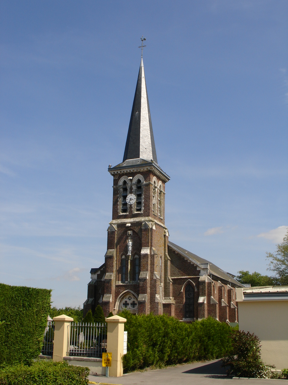 Les Attaques église