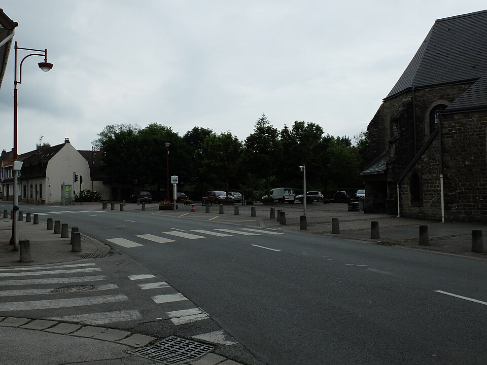 Baincthun — Route de Desvres et Place