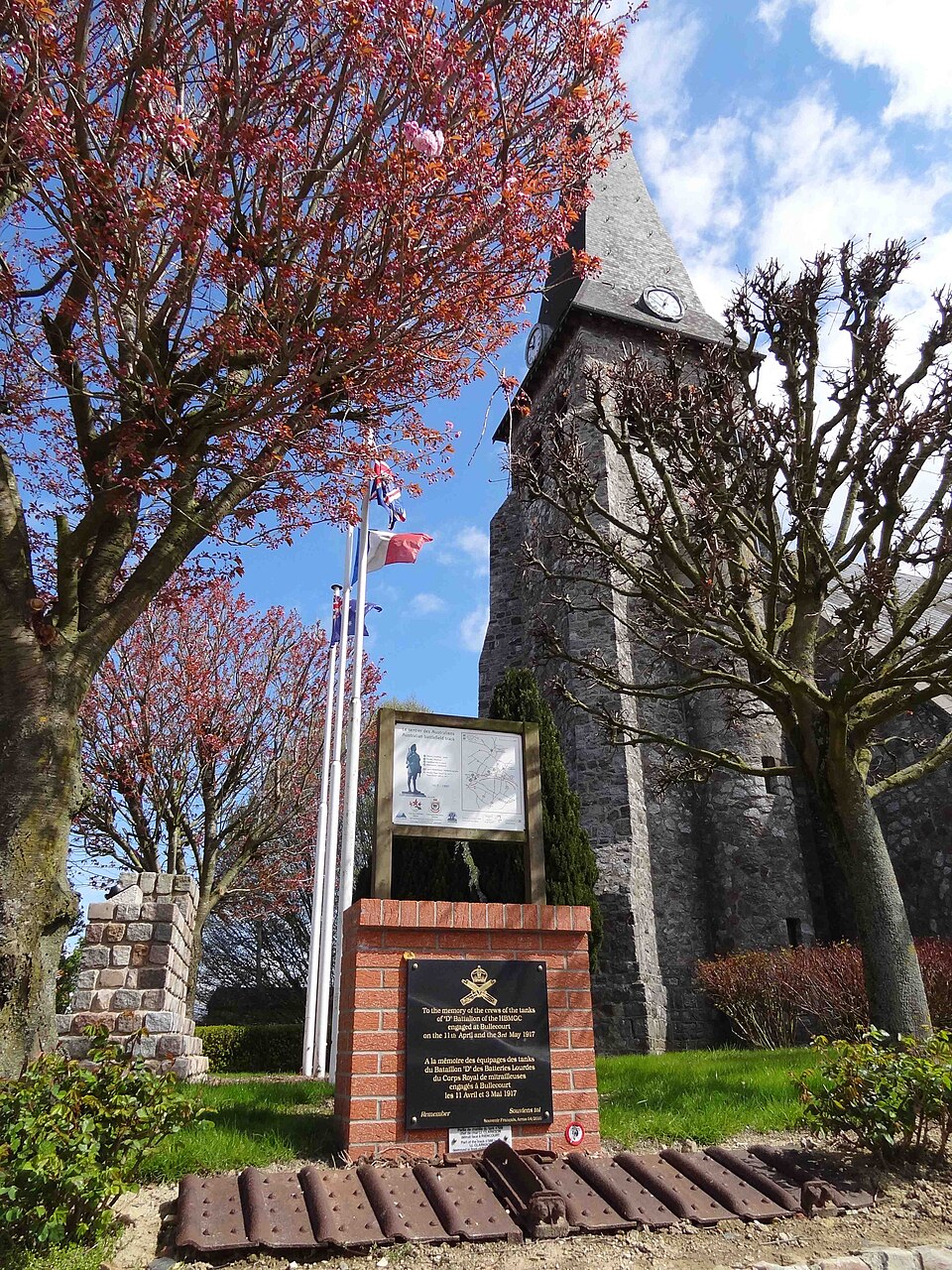 Bullecourt church, Souvenir Français monument